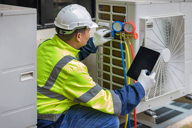 Professional Ac Installation technician working in Yorktown, VA